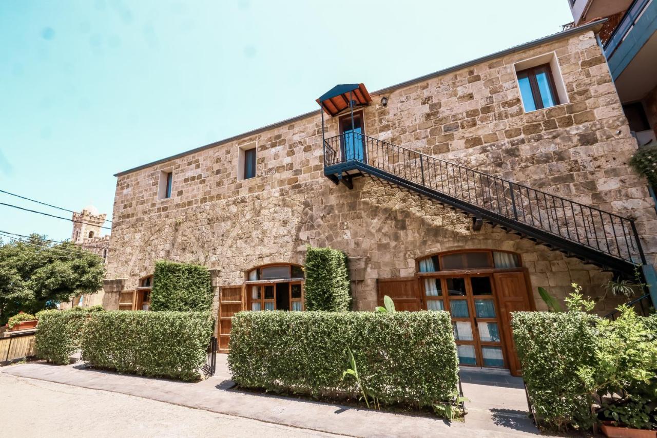 Old Town Guesthouses Batroun Exterior photo