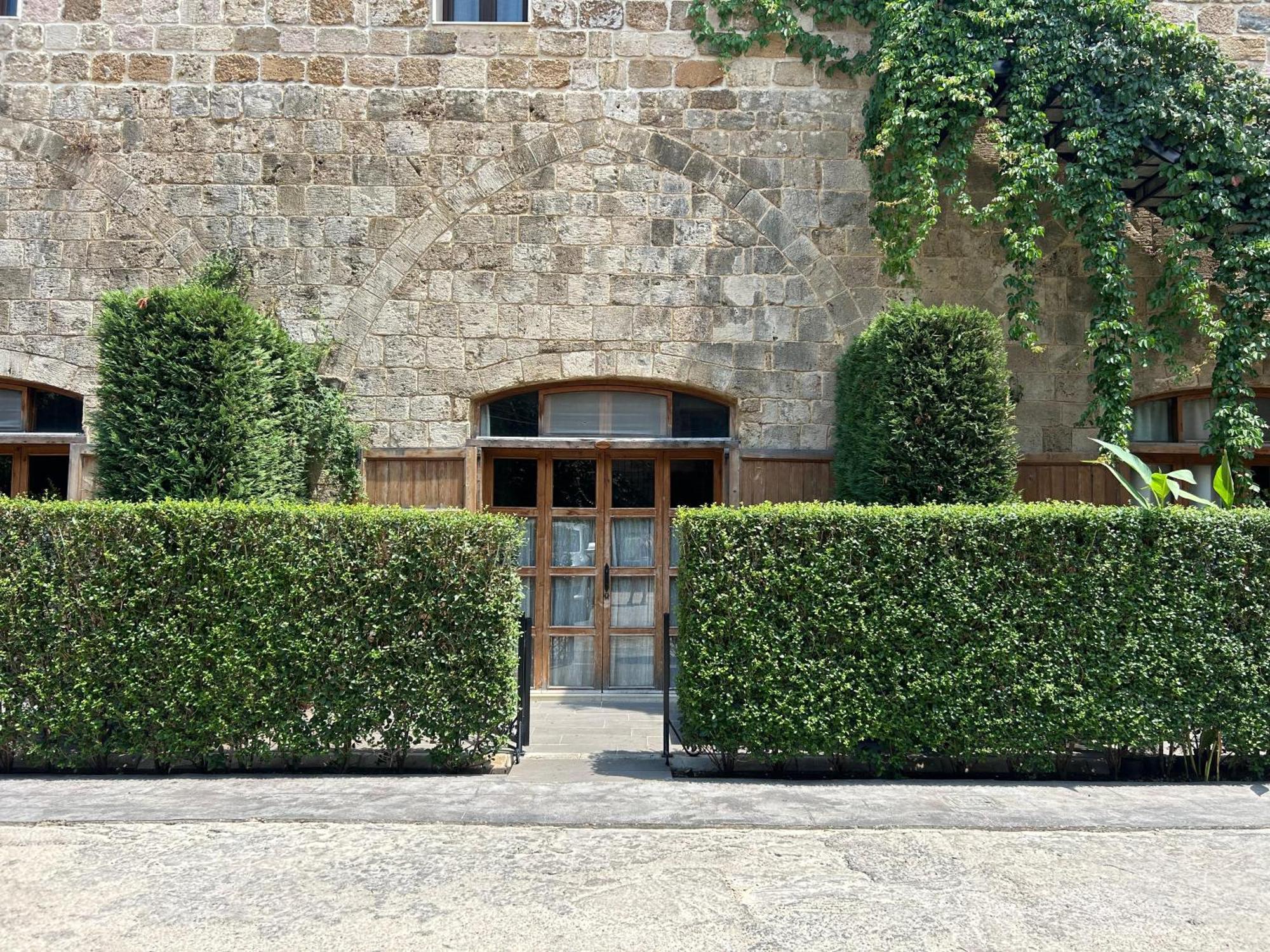 Old Town Guesthouses Batroun Exterior photo