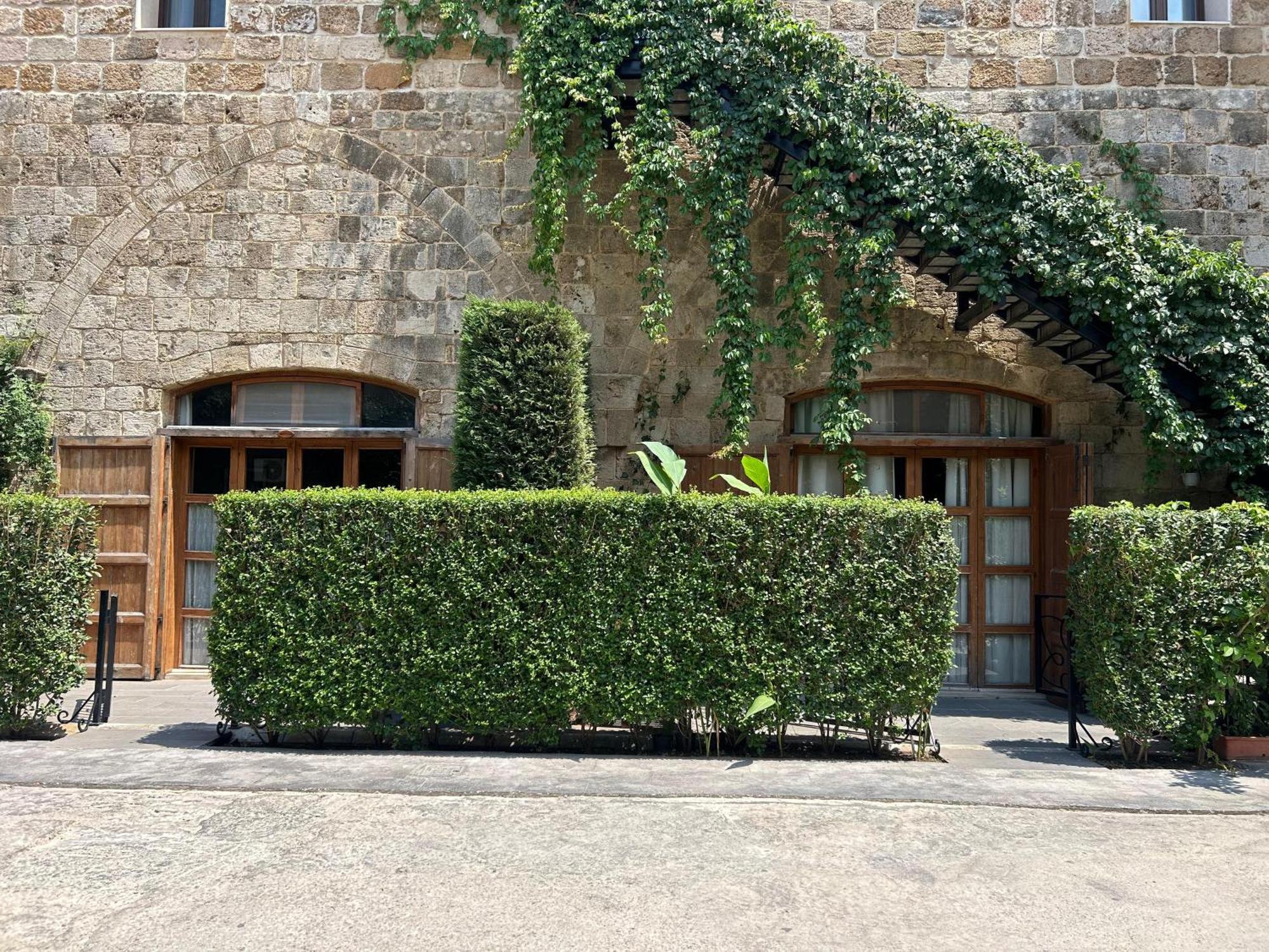 Old Town Guesthouses Batroun Exterior photo